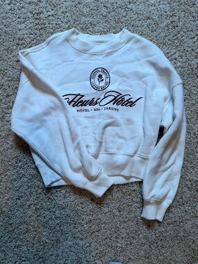 Abercrombie & Fitch White Crewneck Sweatshirt with maroon Script